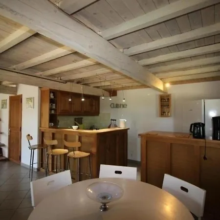 Ferienhaus Sainte-dode, 4 Pieces, 6 Personnes - Fr-1-483-151 *